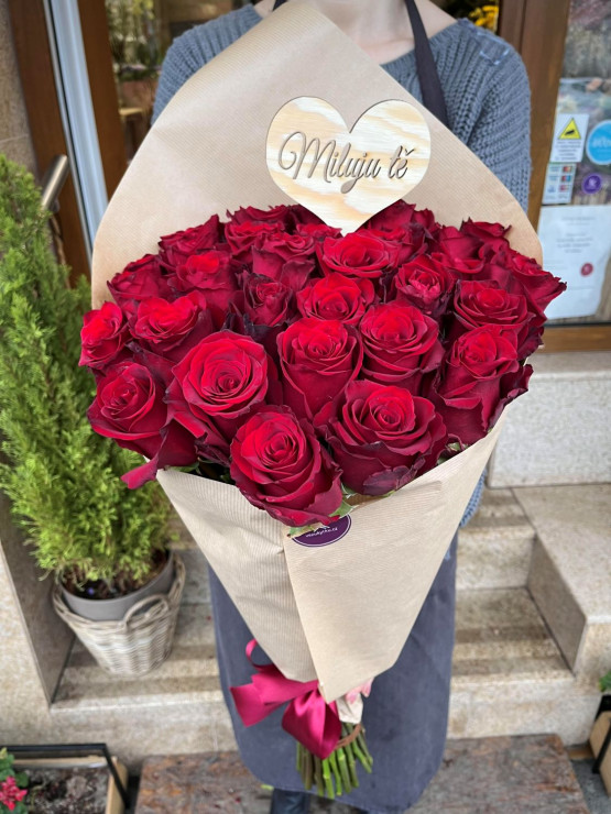 Kytice Valentýnských růží Premium 70cm
