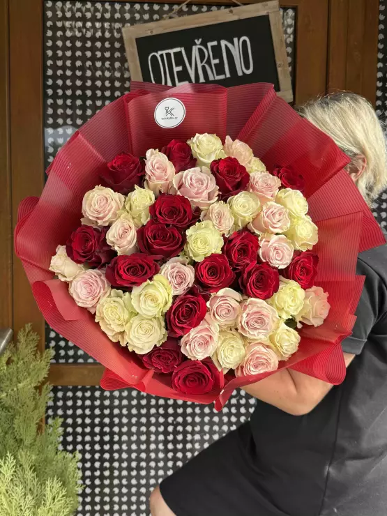 Kytice růží 70 cm, 3 barvy Kytice růží 70 cm, 3 barvy