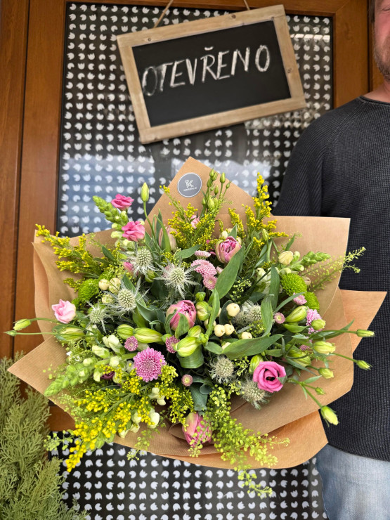 Kytice v lučním stylu