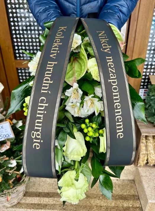 Smuteční kytice s anturií