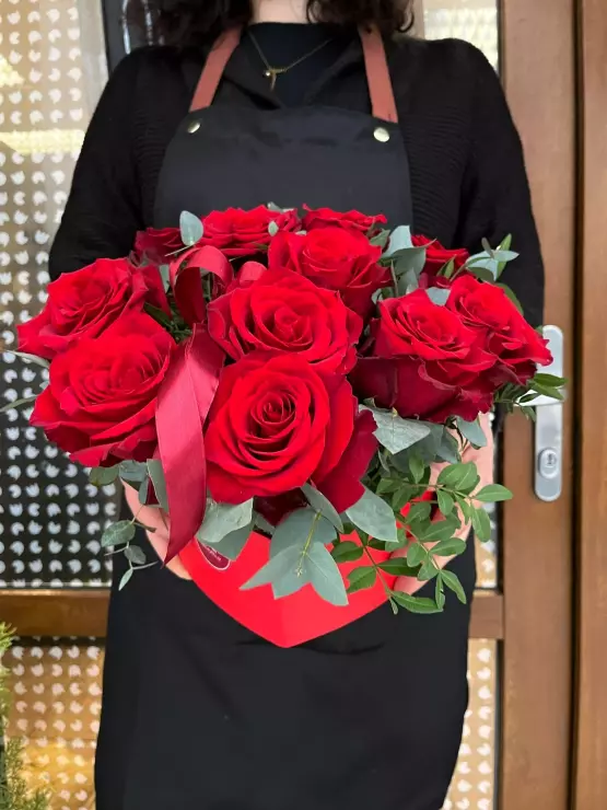 Srdce plné rudých růží v boxu Srdce plné rudých růží v boxu