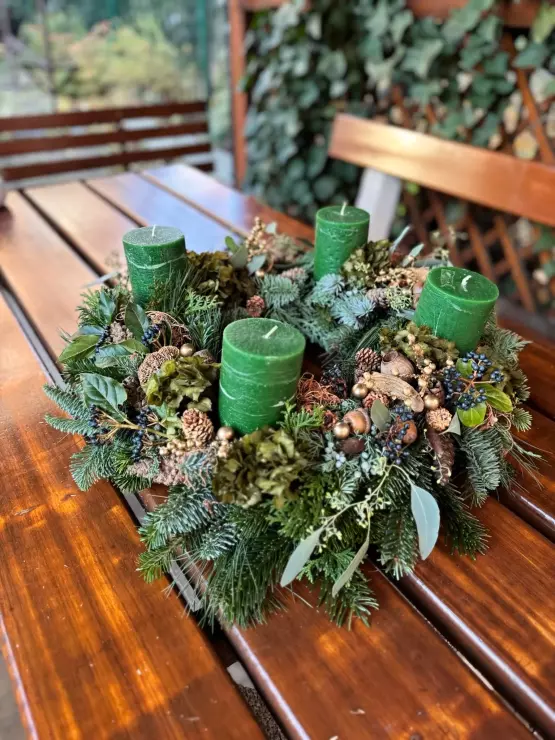 Adventní věnec Premium, zelený, na stůl Adventní věnec Premium, zelený, na stůl