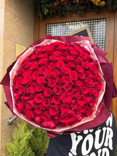 Kytice červených růží 70 cm