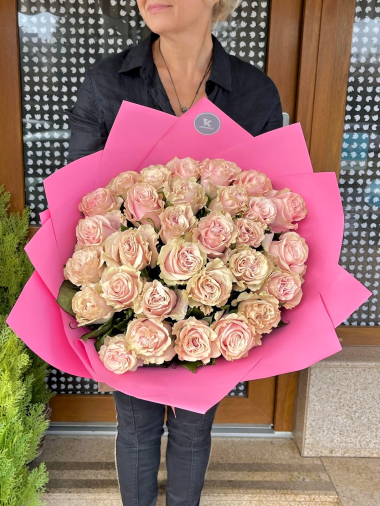 Kytice růžových růží 70 cm