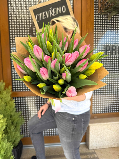 Kytice tulipánů