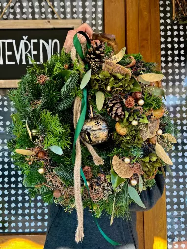 Adventní věnec Premium, zelený, na zavěšení