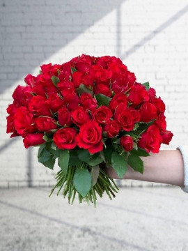 Kytice 100 růží Decent Red 38cm