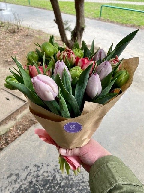Kytice tulipánů z online květinářství Praha