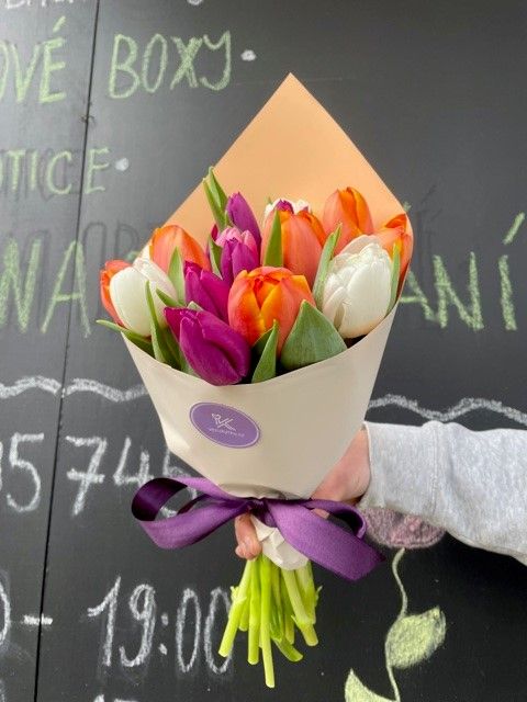 Tulipány z pražského květinářství