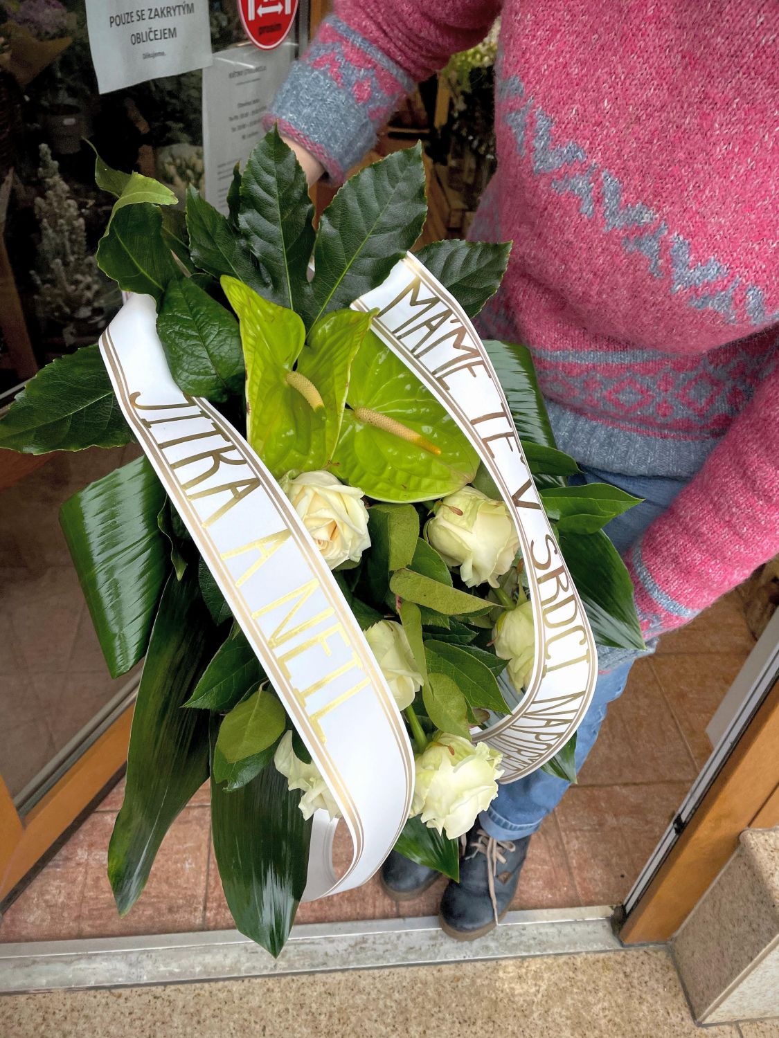 Pohřební kytice s anturií