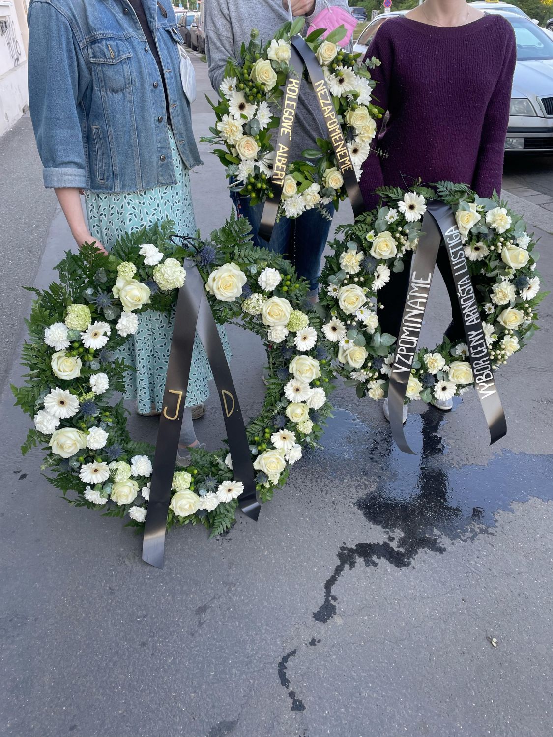 Velikosti smutečních věnců. Průměr 40, 60 a 80 cm