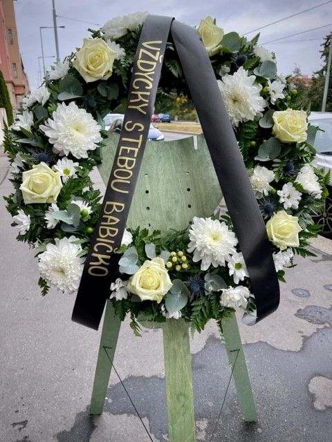 Pohřební věnce online Praha 60cm