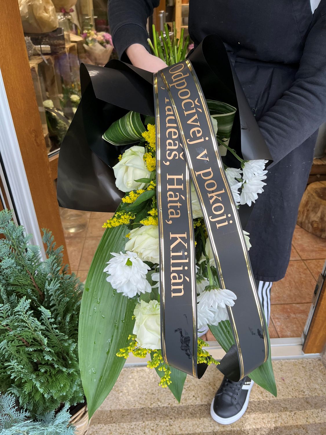 Smuteční kytice s potiskem stuhy