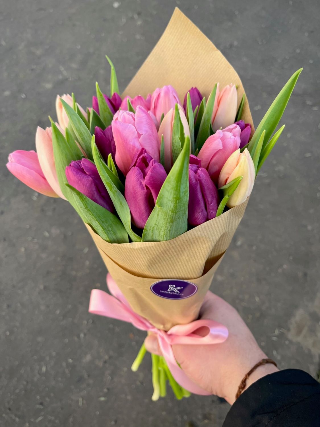 Donáška tulipánů Praha