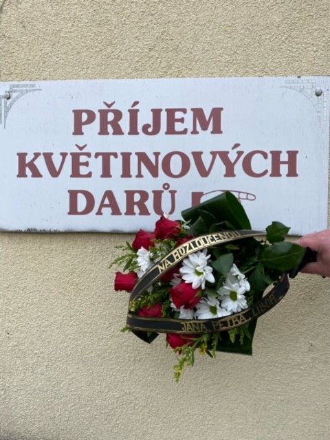 Smuteční kytice Krematorium Strašnice rozvoz