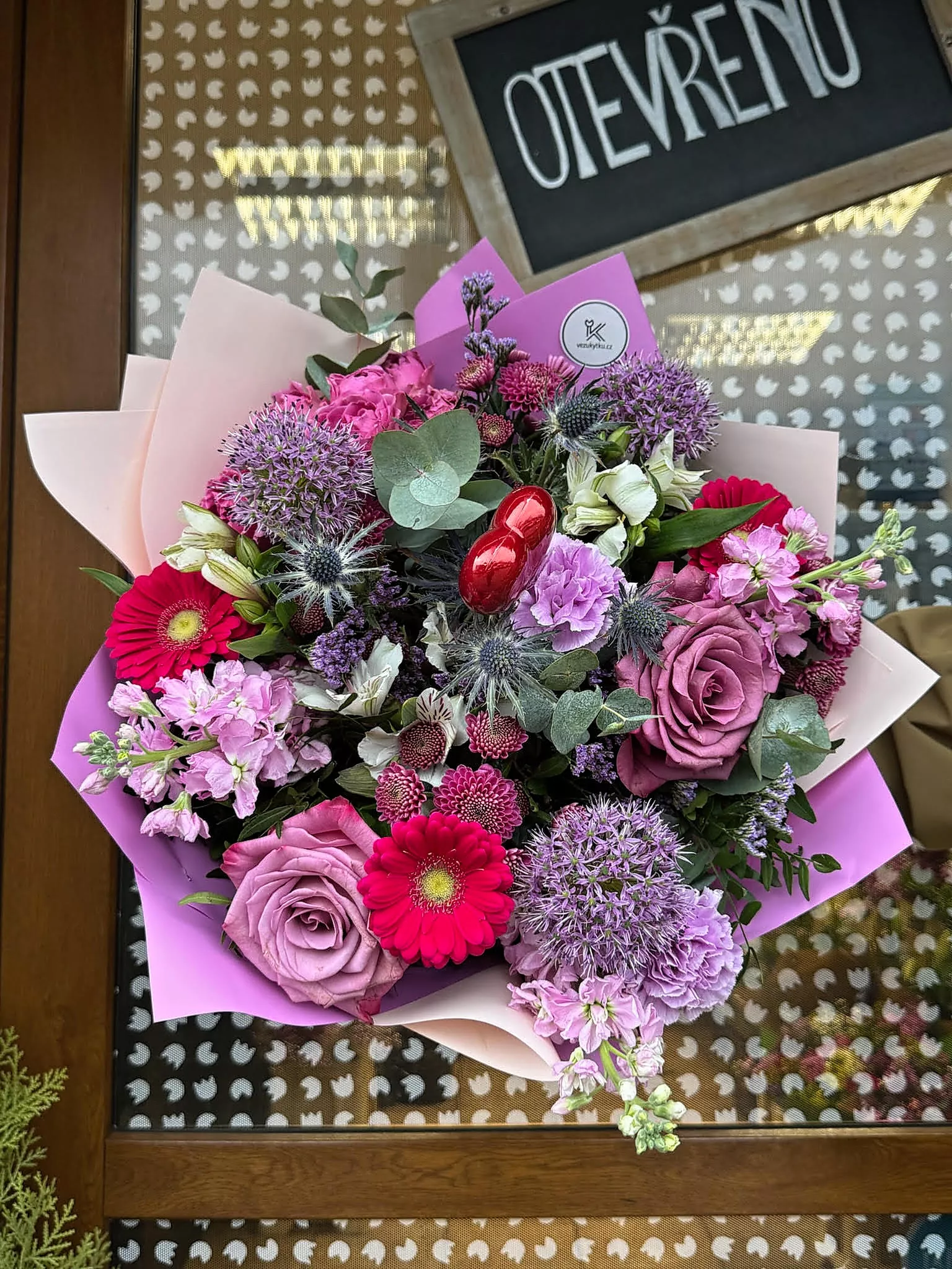 Fialová kytice online květinářství Praha