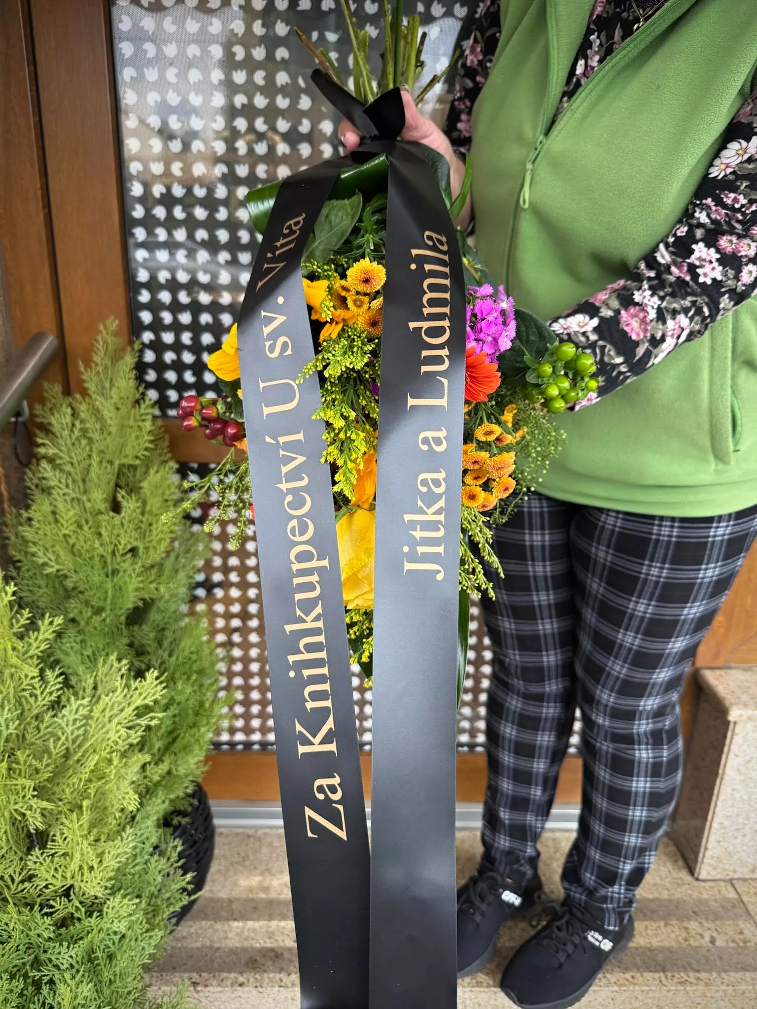 Sezonní smuteční kytice na položení 2